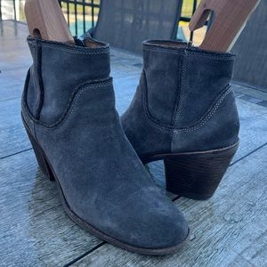 SOFFT Women’s Suede Ankle Booties